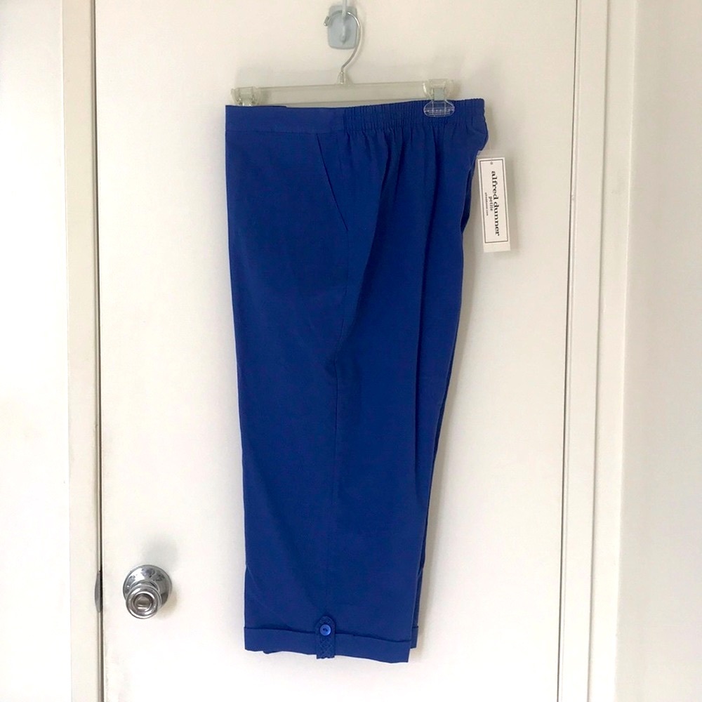Alfred Dunner cobalt blue capri pants
